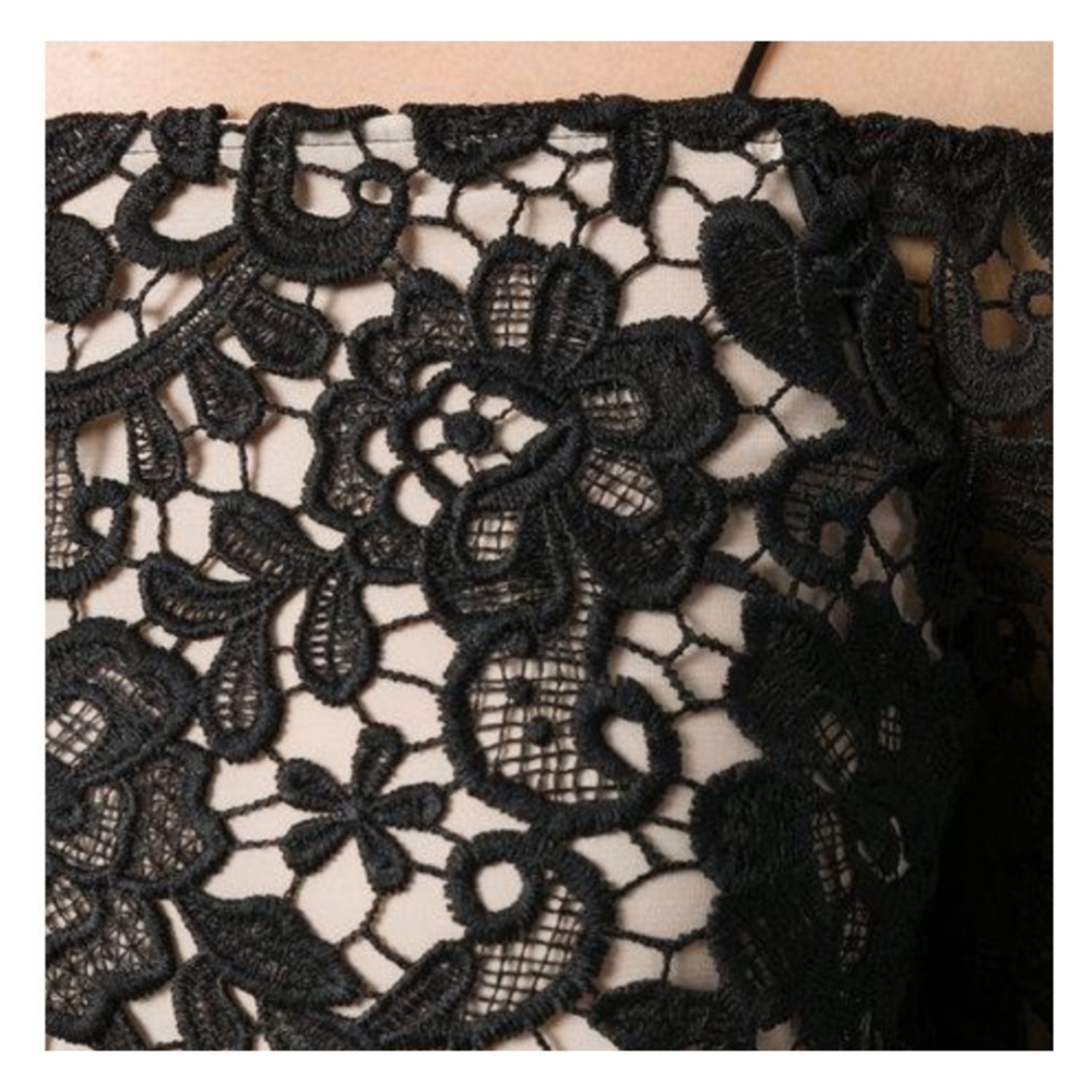 Alice+Olivia Prena Silk Blend Lace Trumpet Sleeve Top Black Size Small NWOT - Picture 8 of 15